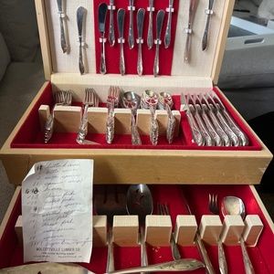 1847 Rogers Bros-Springtime Silver Plated Set